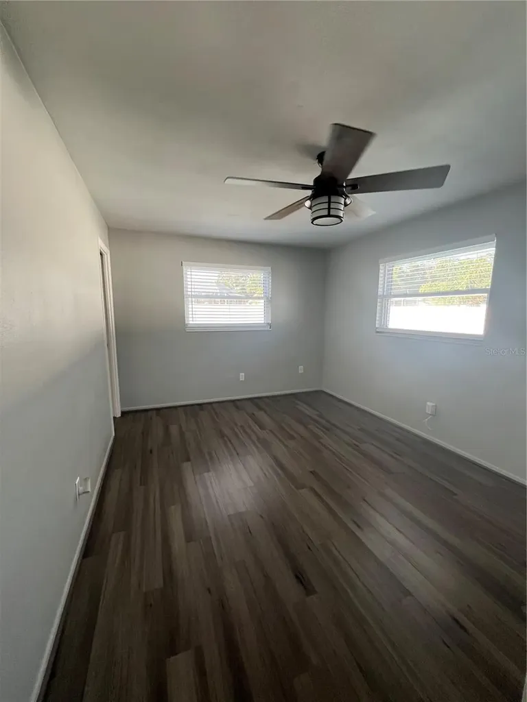 7100 21 Street N St Petersburg FL 33702