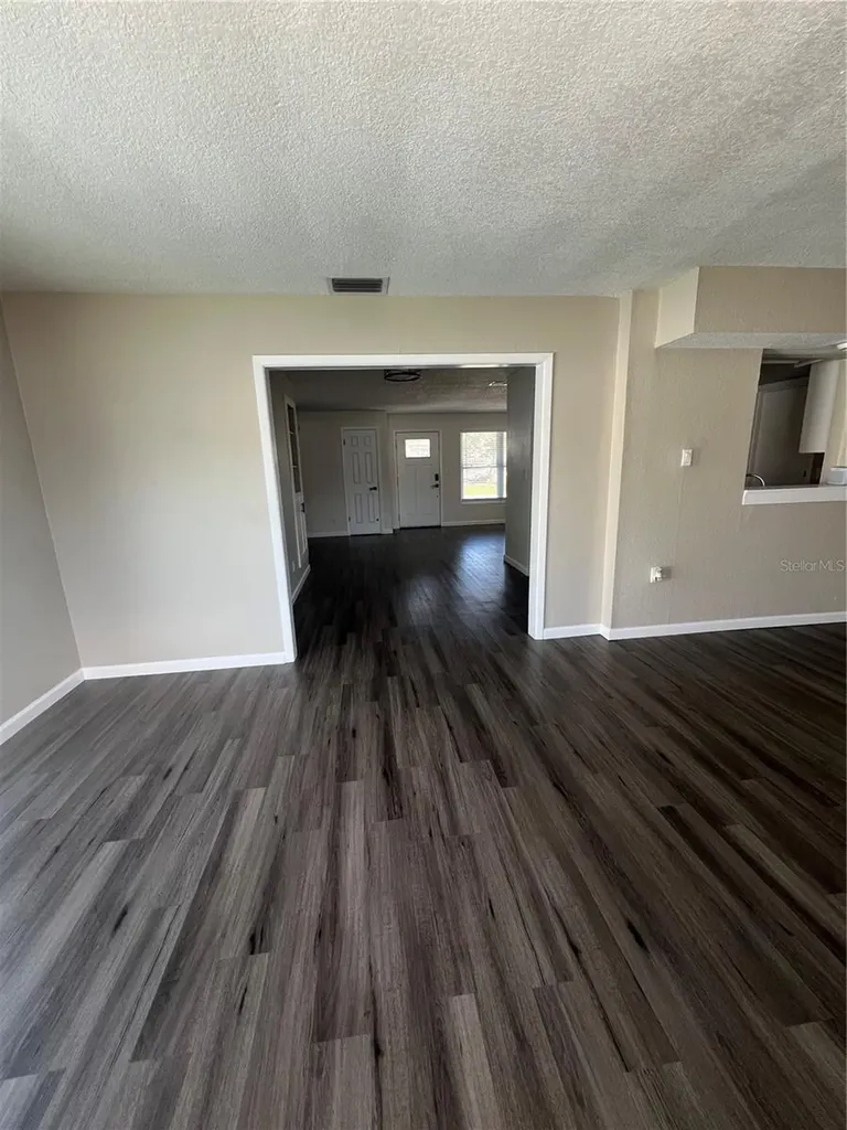 7100 21 Street N St Petersburg FL 33702