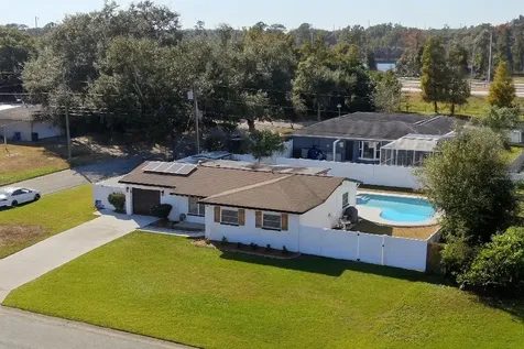 7100 21 Street N St Petersburg FL 33702