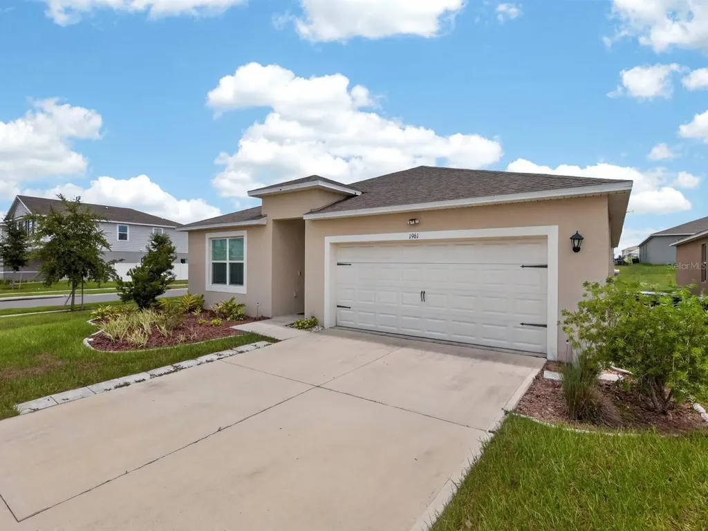 1961 Victoria Street Davenport FL 33837