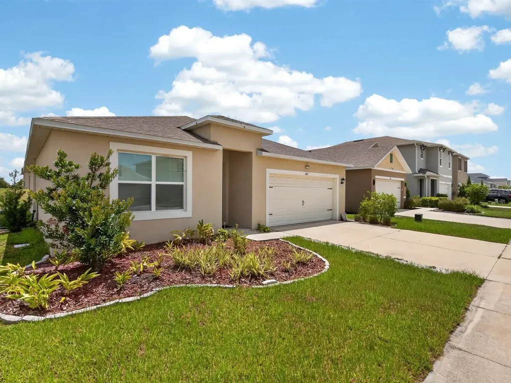 1961 Victoria Street Davenport FL 33837