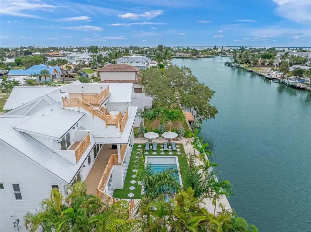 525 68th Street Holmes Beach FL 34217