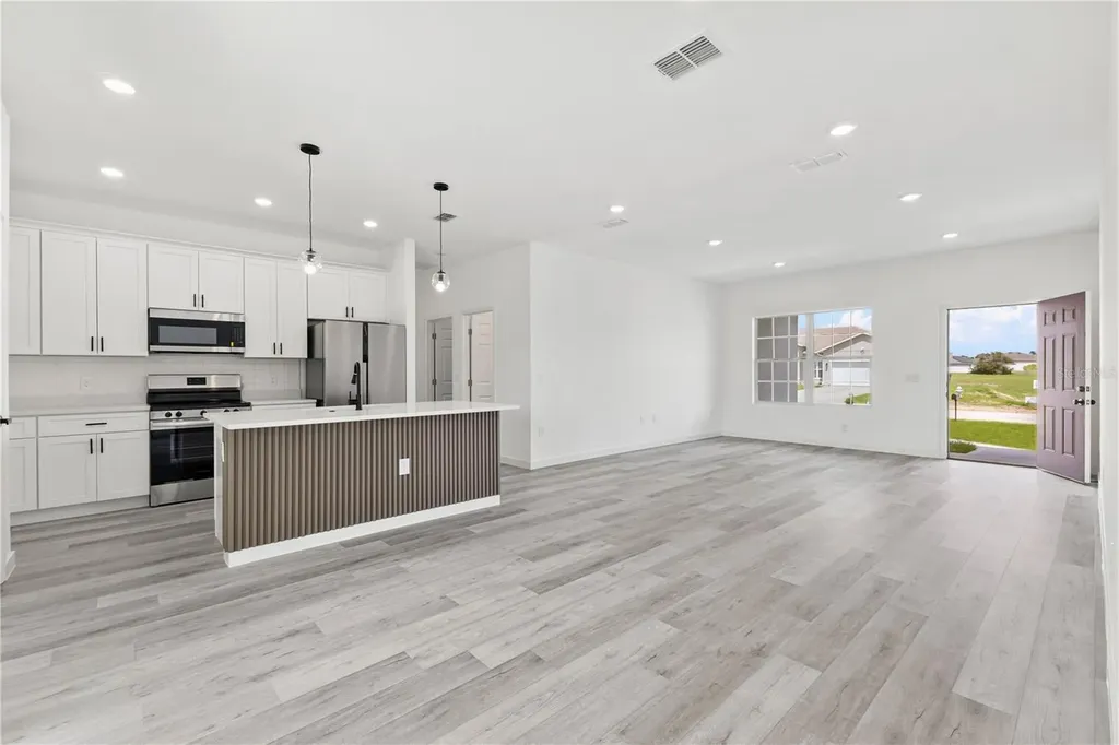 917 Desmoines Way Poinciana FL 34759