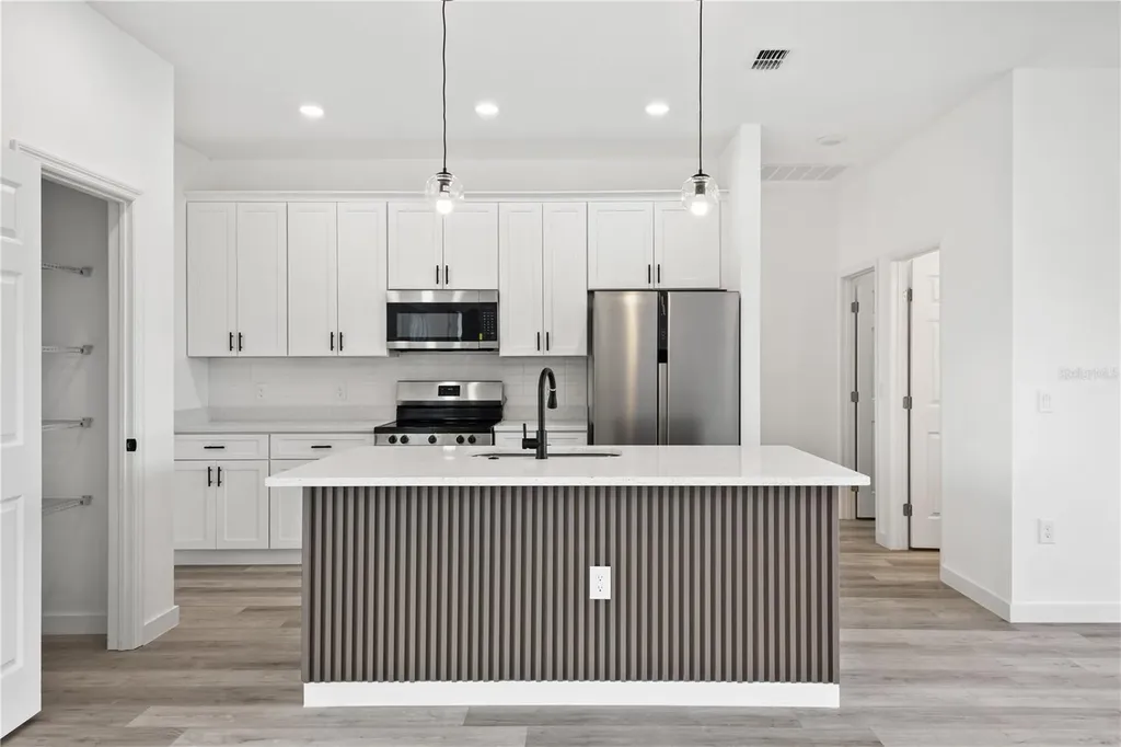 917 Desmoines Way Poinciana FL 34759