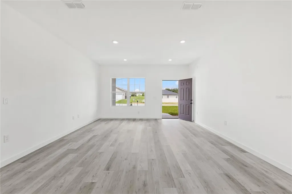 917 Desmoines Way Poinciana FL 34759