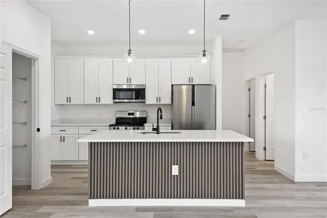 917 Desmoines Way Poinciana FL 34759