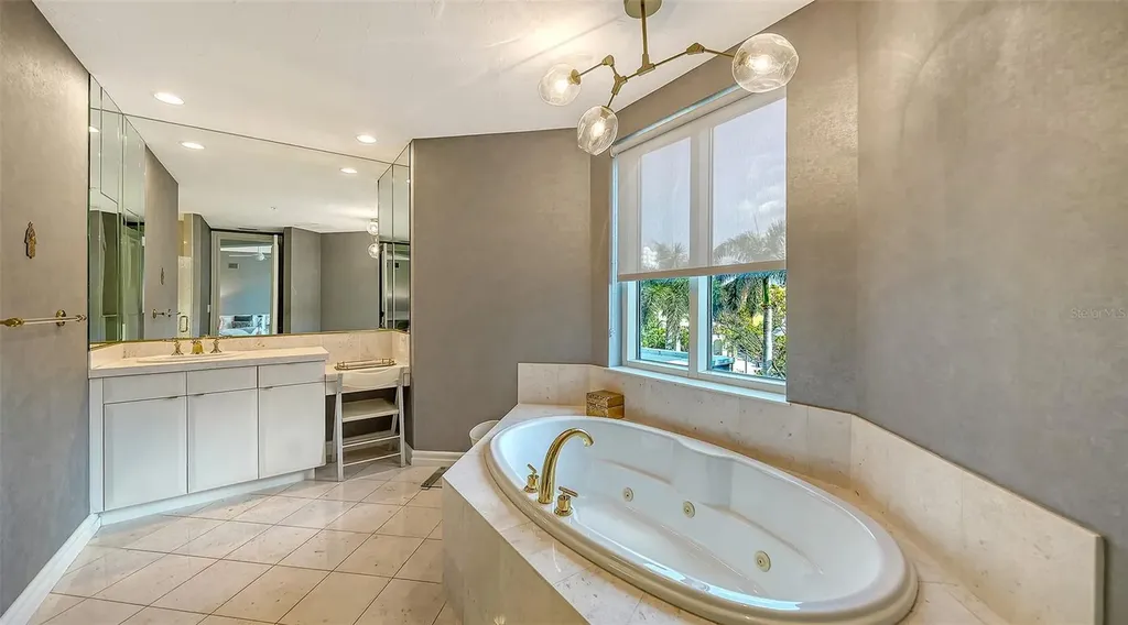 500 S Palm Avenue Sarasota FL 34236