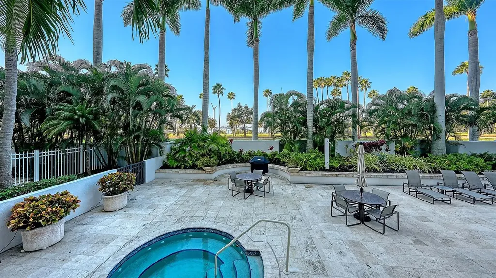 500 S Palm Avenue Sarasota FL 34236