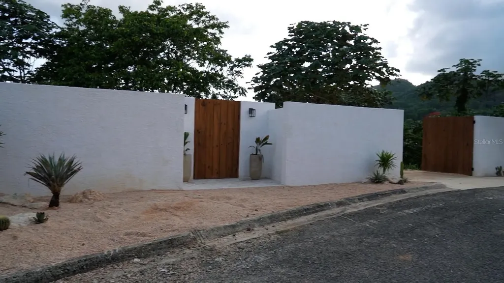 1 1 Bo Angeles, El Corcho Utuado PR 00641