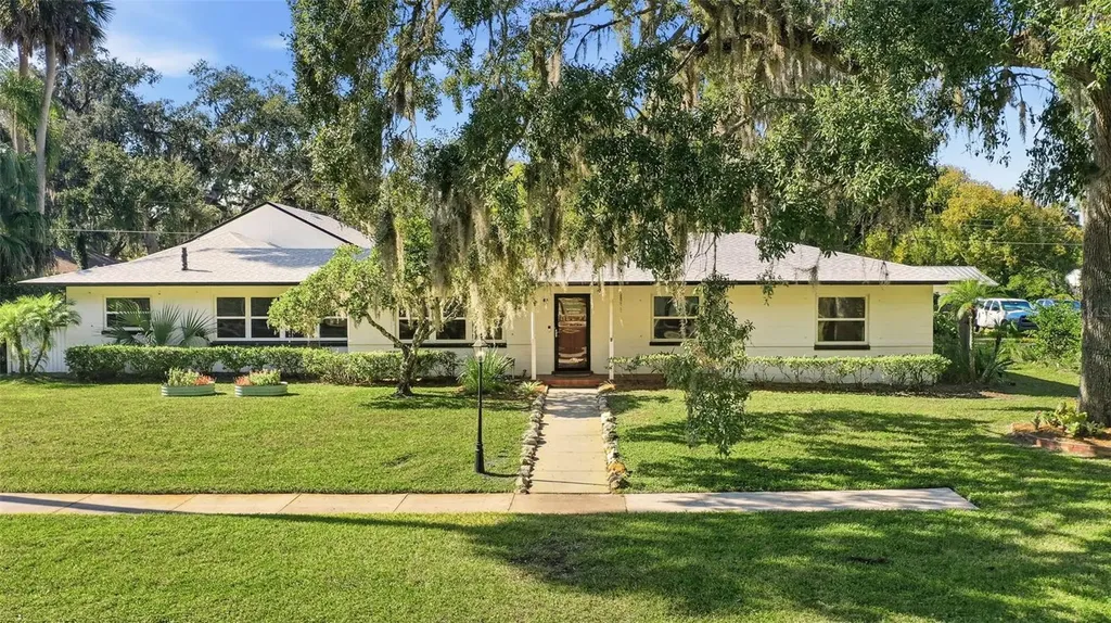114 N Summerlin Avenue Sanford FL 32771