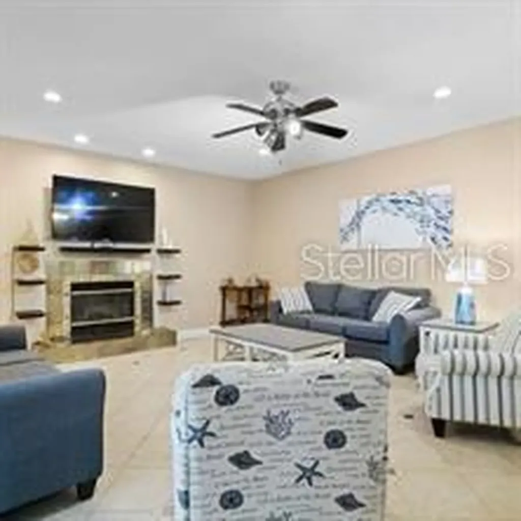 626 7th Avenue N Tierra Verde FL 33715