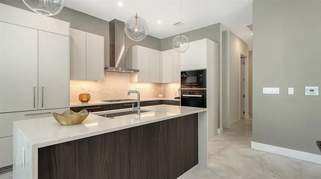 33 S Palm Avenue Sarasota FL 34236