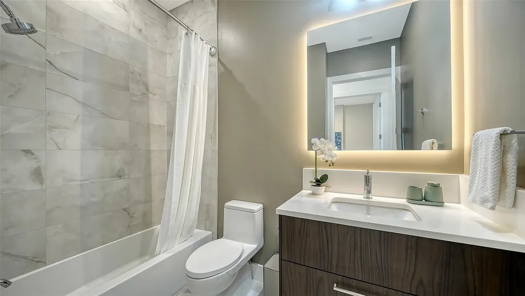 33 S Palm Avenue Sarasota FL 34236