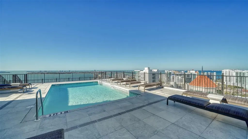 33 S Palm Avenue Sarasota FL 34236