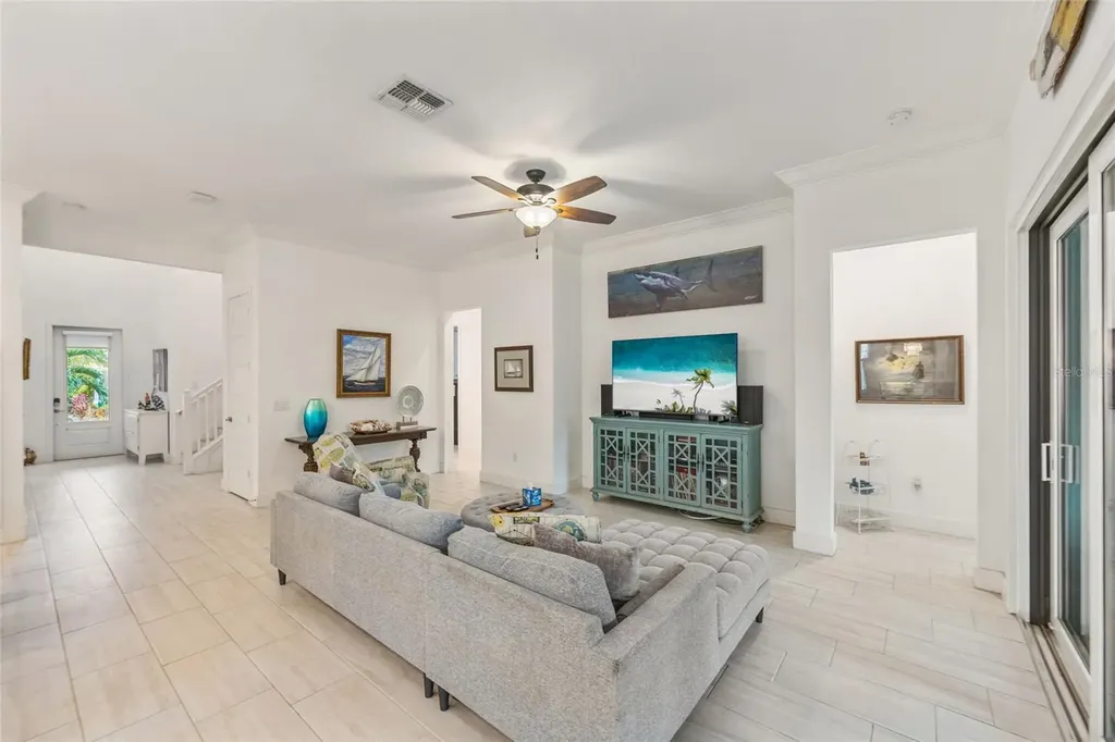1025 Seagrape Drive Ruskin FL 33570