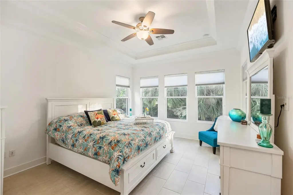 1025 Seagrape Drive Ruskin FL 33570