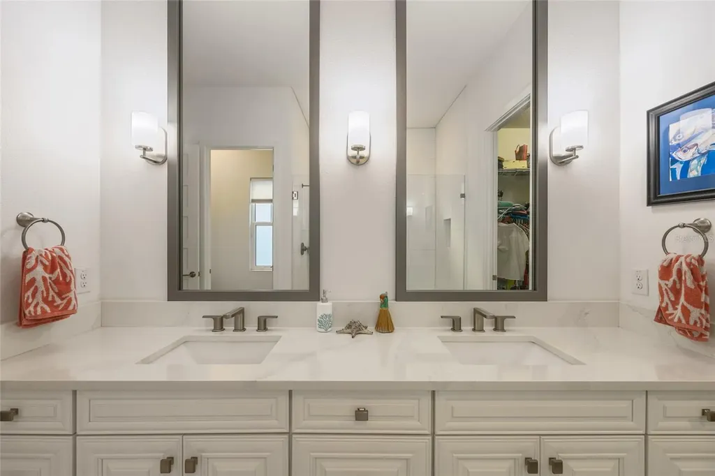 1025 Seagrape Drive Ruskin FL 33570