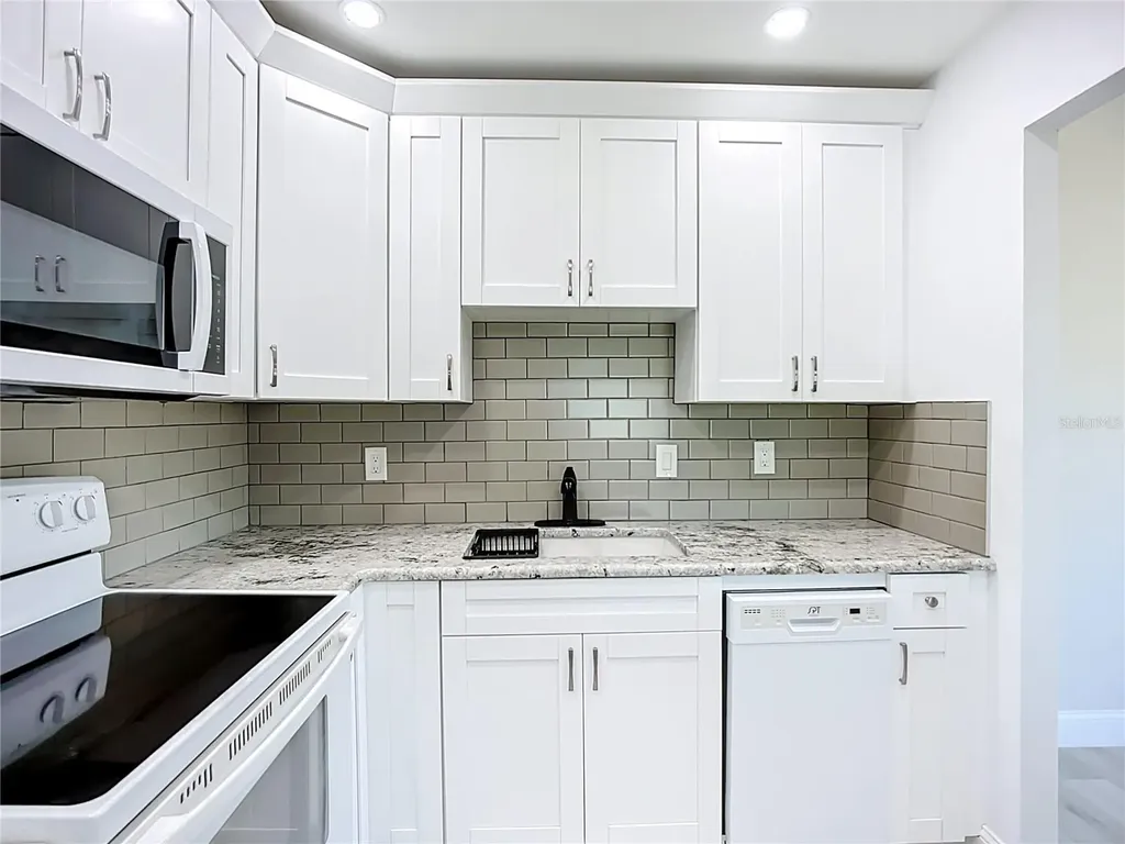 1811 Bedford Lane Sun City Center FL 33573