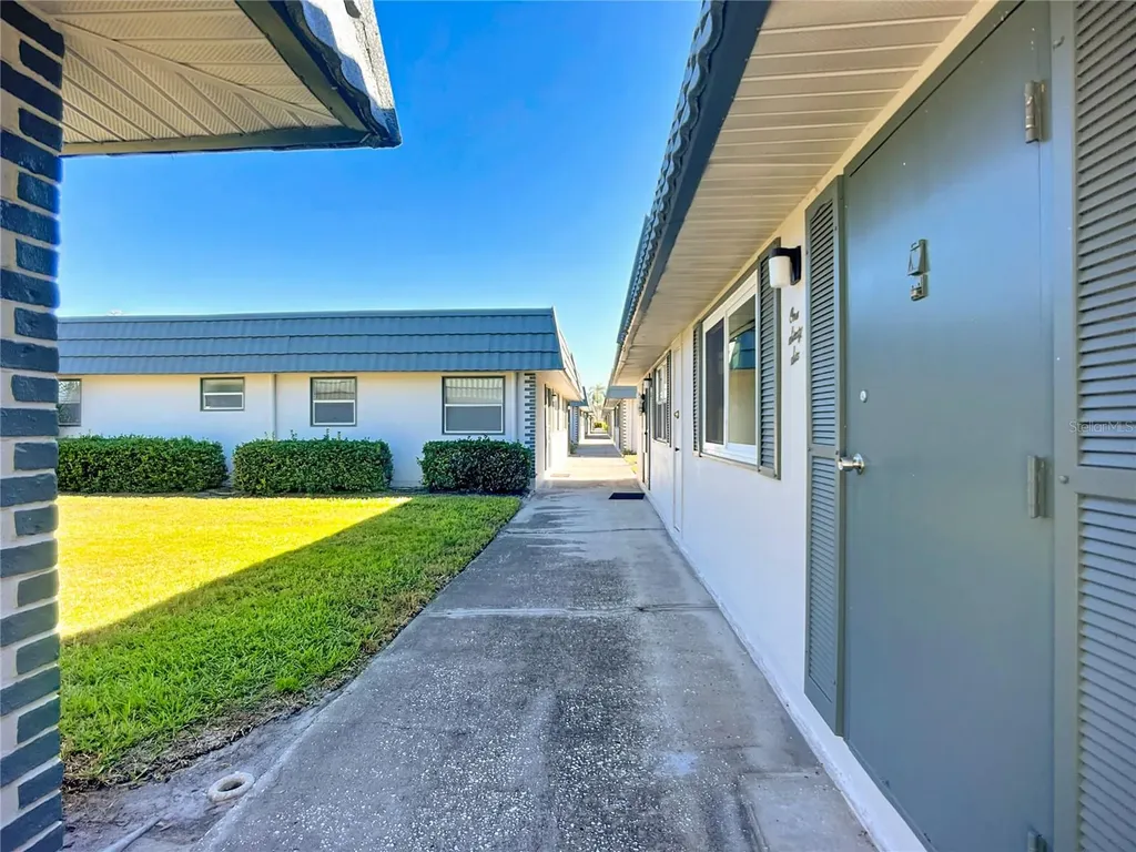1811 Bedford Lane Sun City Center FL 33573