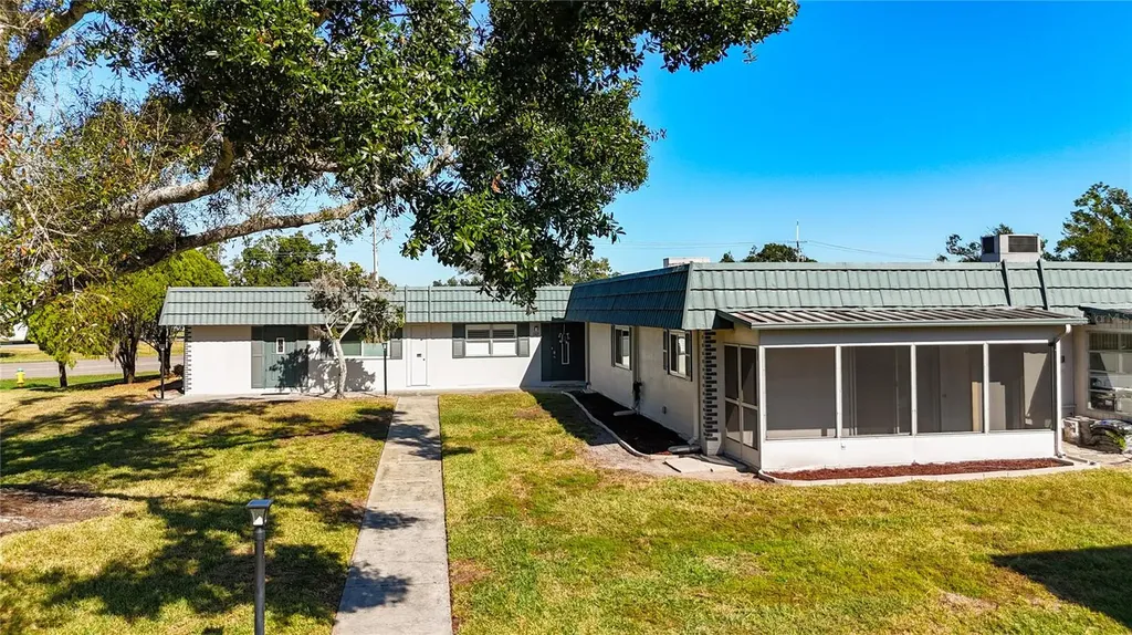1811 Bedford Lane Sun City Center FL 33573