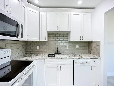 1811 Bedford Lane Sun City Center FL 33573
