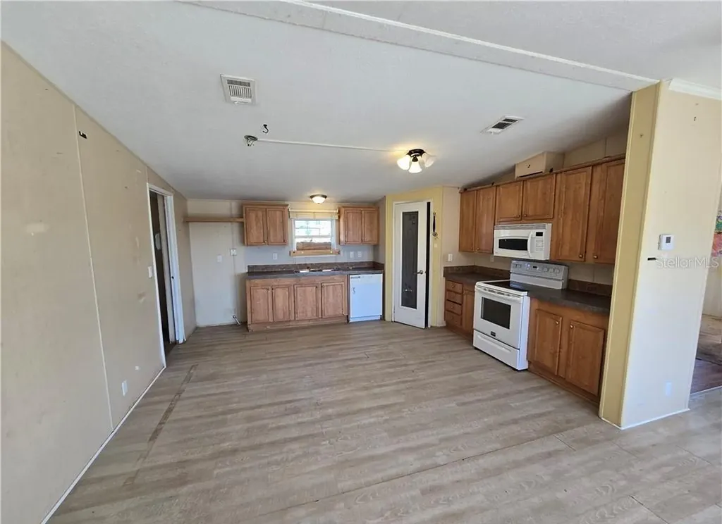 120 Shelby Street Sebring FL 33876