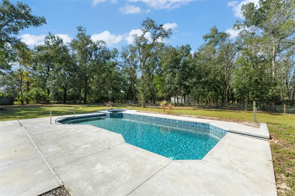 22126 Quale Grove Road Eustis FL 32736