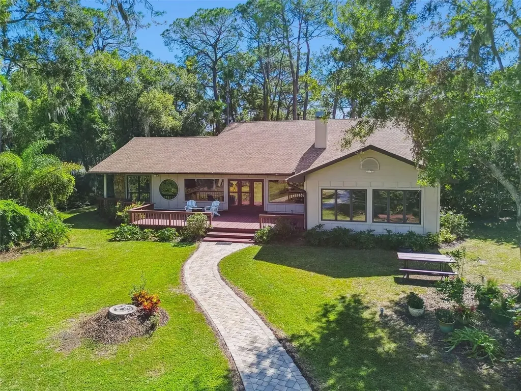 8011 N Mobley Road Odessa FL 33556