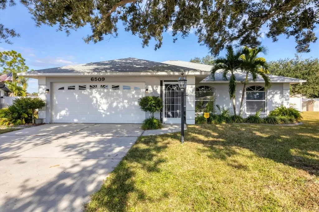 6509 68th Street E Bradenton FL 34203