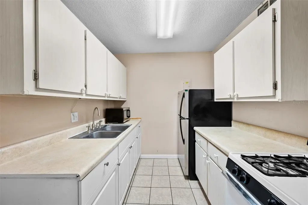 1700 SW 16th Court Gainesville FL 32608