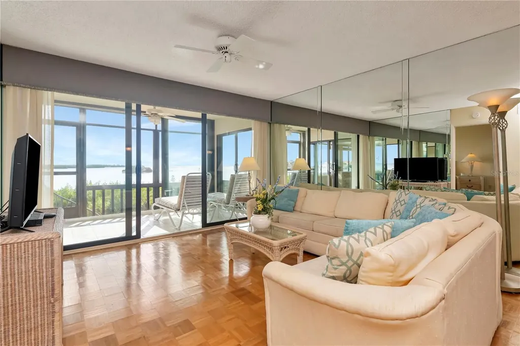 1813 Mariner Drive Tarpon Springs FL 34689