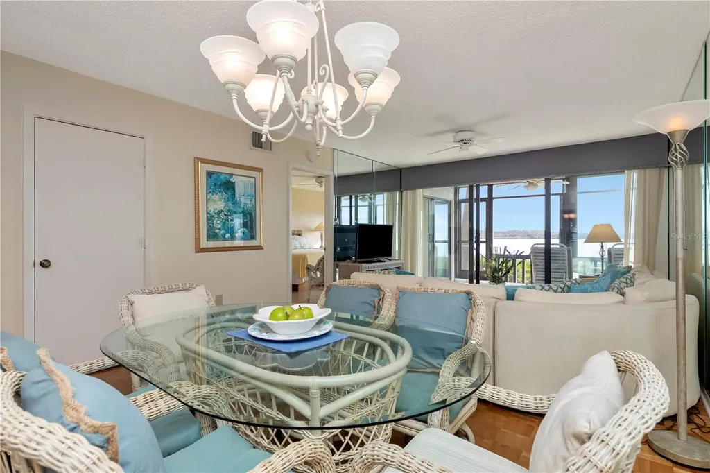 1813 Mariner Drive Tarpon Springs FL 34689