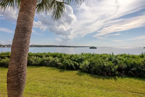 1813 Mariner Drive Tarpon Springs FL 34689