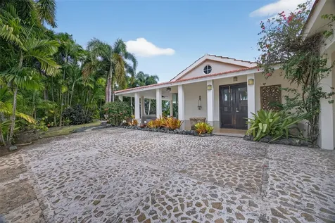 114 Los Lotos Street Dorado PR 00646