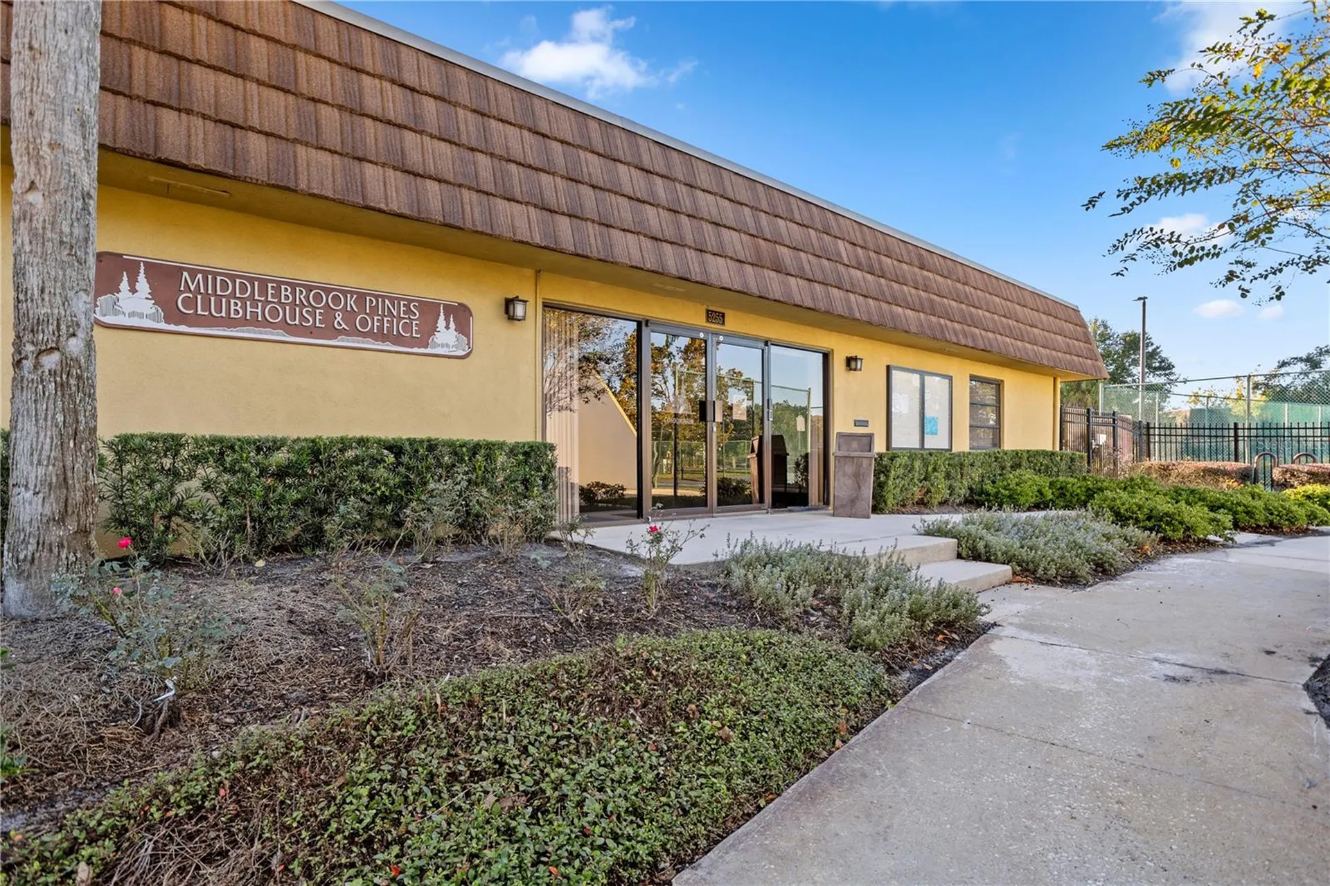 5284 Willow Court Orlando FL 32811