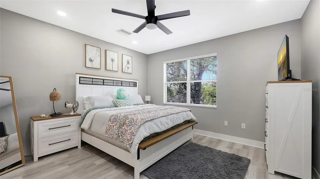 3827 Parkridge Circle Sarasota FL 34243