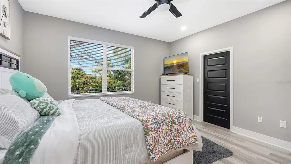 3827 Parkridge Circle Sarasota FL 34243