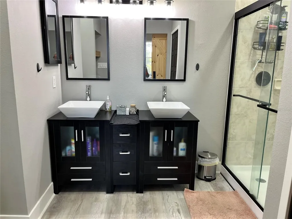 3827 Parkridge Circle Sarasota FL 34243