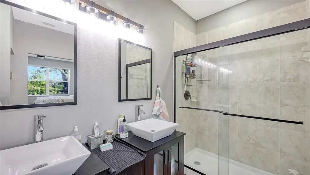 3827 Parkridge Circle Sarasota FL 34243