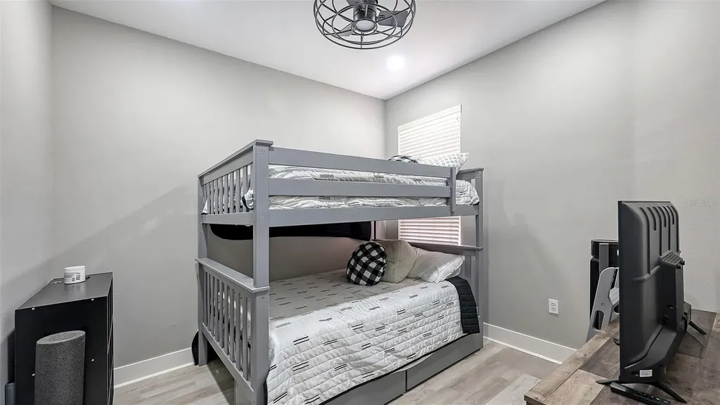 3827 Parkridge Circle Sarasota FL 34243