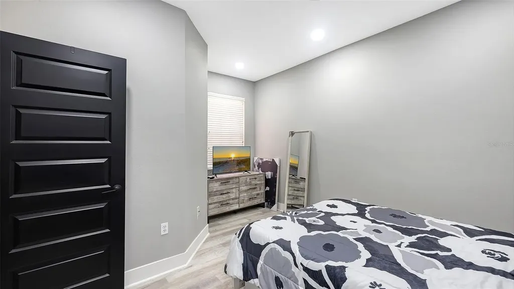 3827 Parkridge Circle Sarasota FL 34243