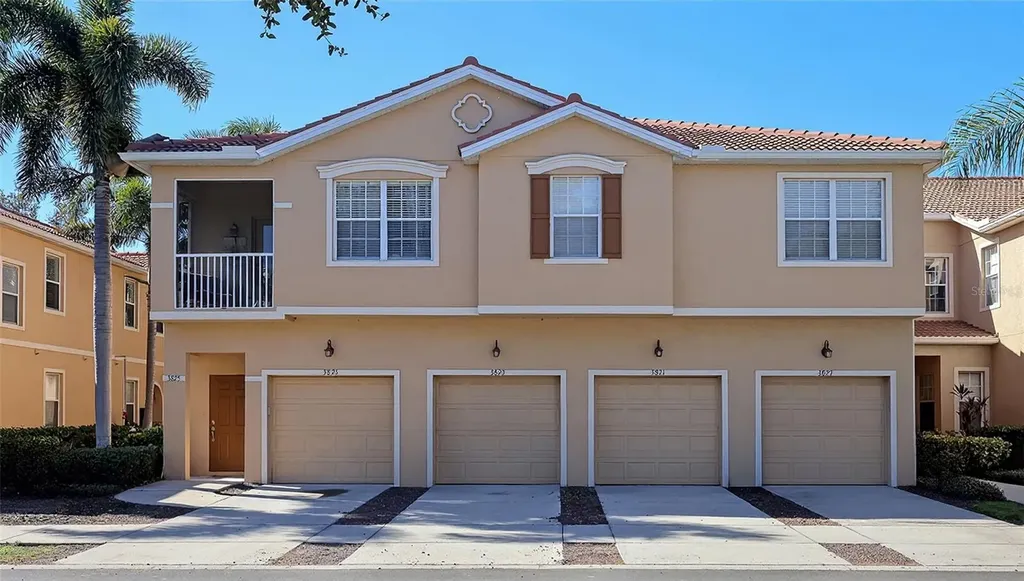 3827 Parkridge Circle Sarasota FL 34243