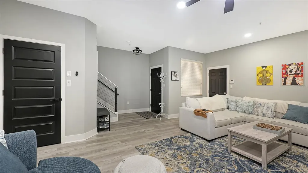 3827 Parkridge Circle Sarasota FL 34243