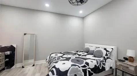 3827 Parkridge Circle Sarasota FL 34243