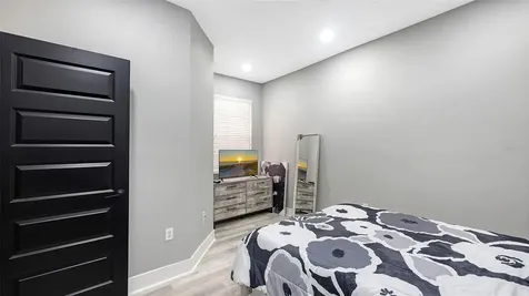 3827 Parkridge Circle Sarasota FL 34243