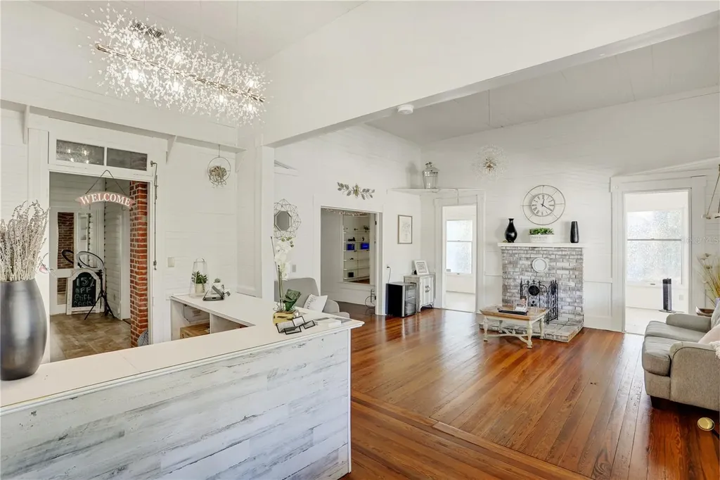 18741 High Springs Main Street High Springs FL 32643