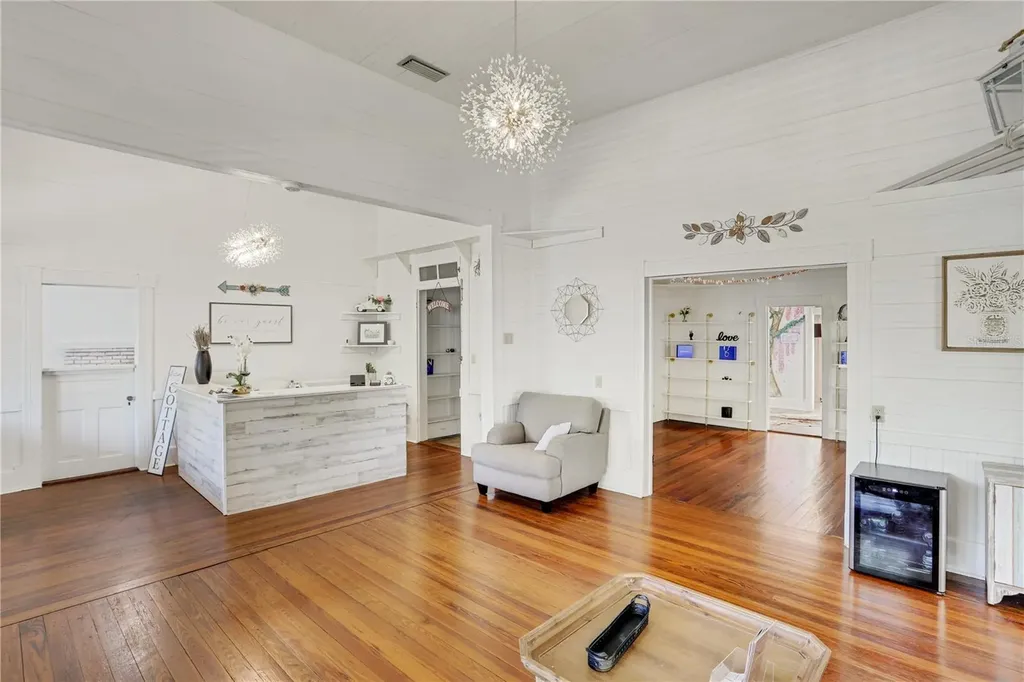 18741 High Springs Main Street High Springs FL 32643