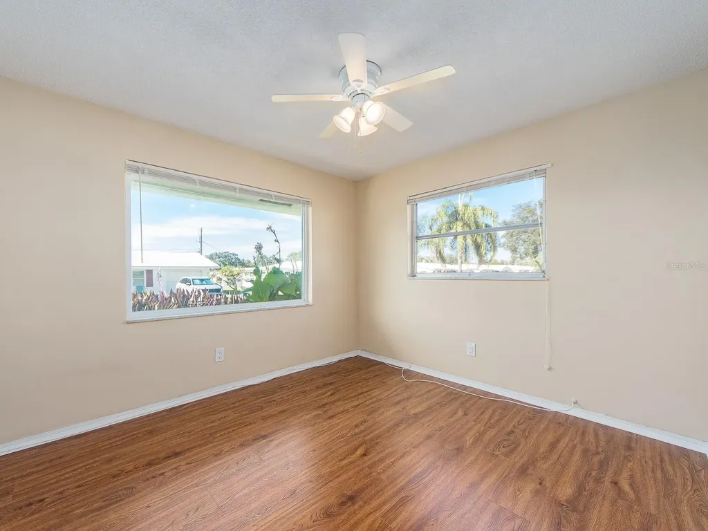 9157 140th Way Seminole FL 33776