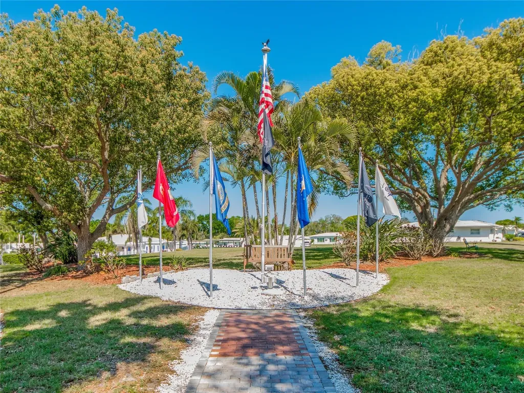 9157 140th Way Seminole FL 33776