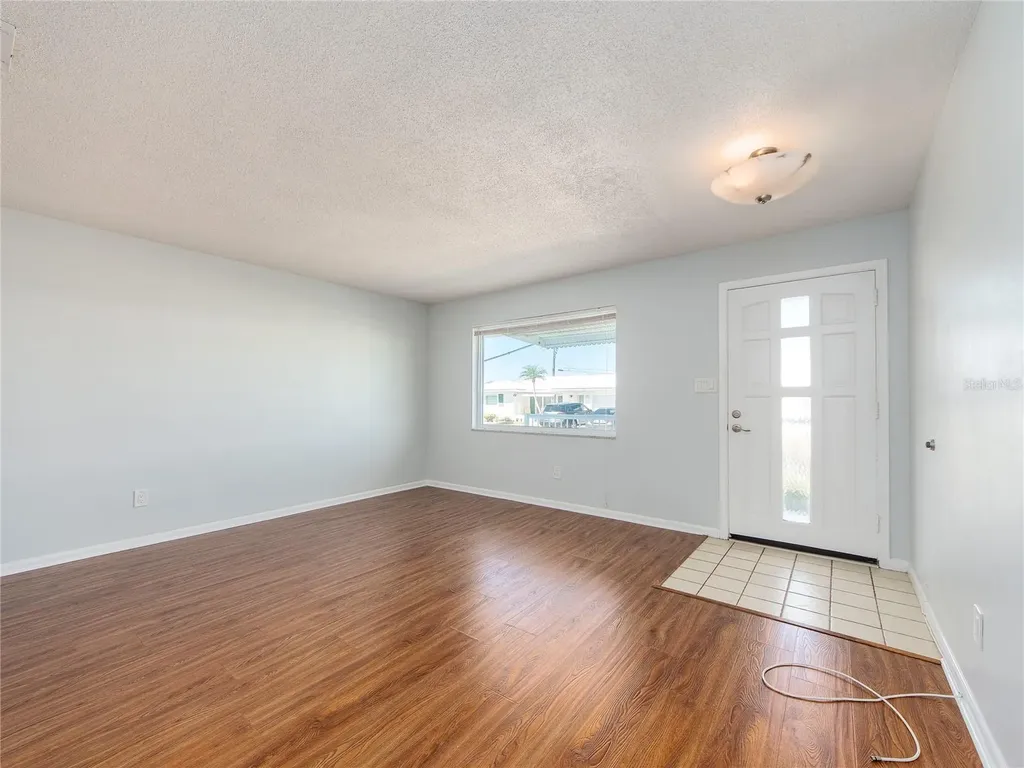 9157 140th Way Seminole FL 33776
